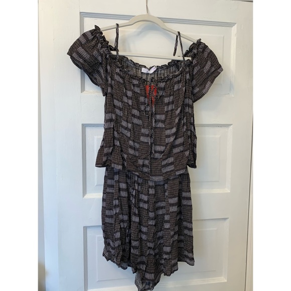 Lush Off The Shoulder Tie Front Romper Medium - Picture 5 of 13
